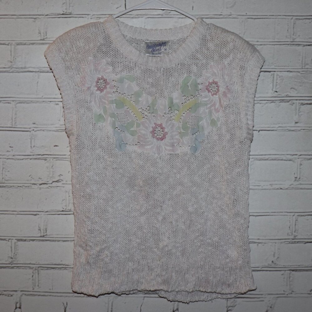 🤍 Embroidered Knit Tank · Women’s Medium · Vintage Cottagecore